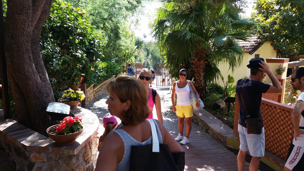 Cala Blanca Villaggio Alberghiero Marina di Camerota Bagian luar foto